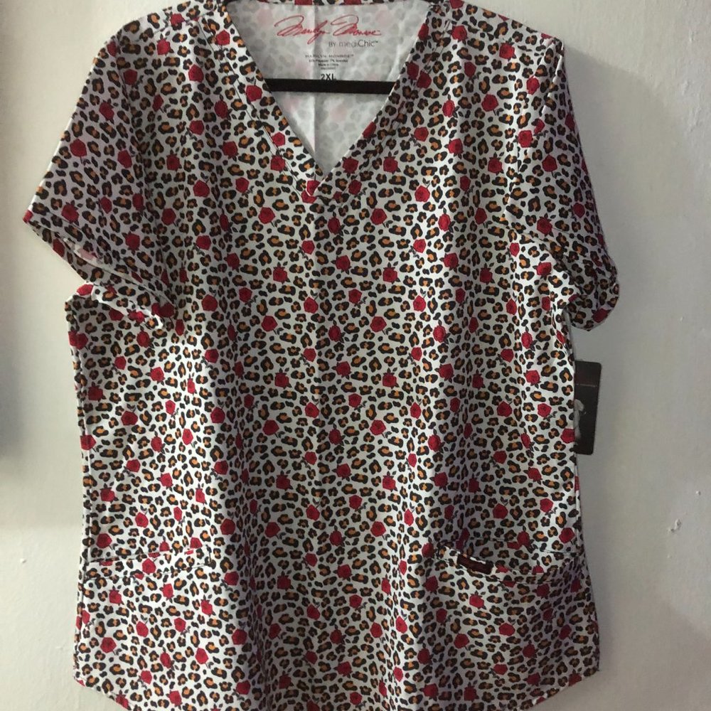 MediChic-Marilyn Monroe Scrub Top